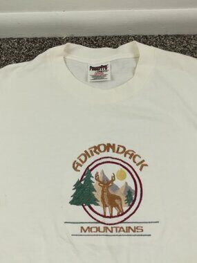 Vintage Adirondack Mountains T-Shirt Oneita Embroidered Deer USA Made Mens Large